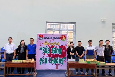 BỮA SÁNG YÊU THƯƠNG – CÙNG MANG NIỀM VUI ẤM ÁP ĐẾN CÁC EM HỌC SINH