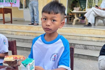 Bữa sáng yêu thương – Điểm Trường Làng Dầu
